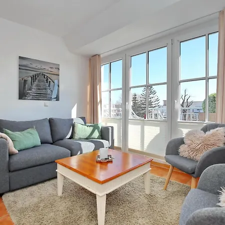 Strandstraße 43 23 *